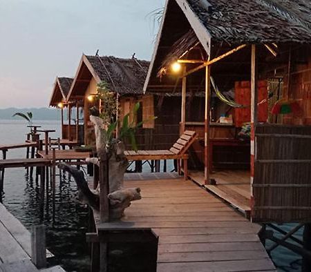 Mawar Homestay Besir Exteriér fotografie